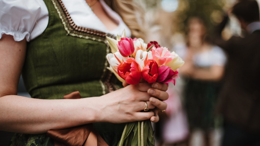 Hochzeit im Dirndl