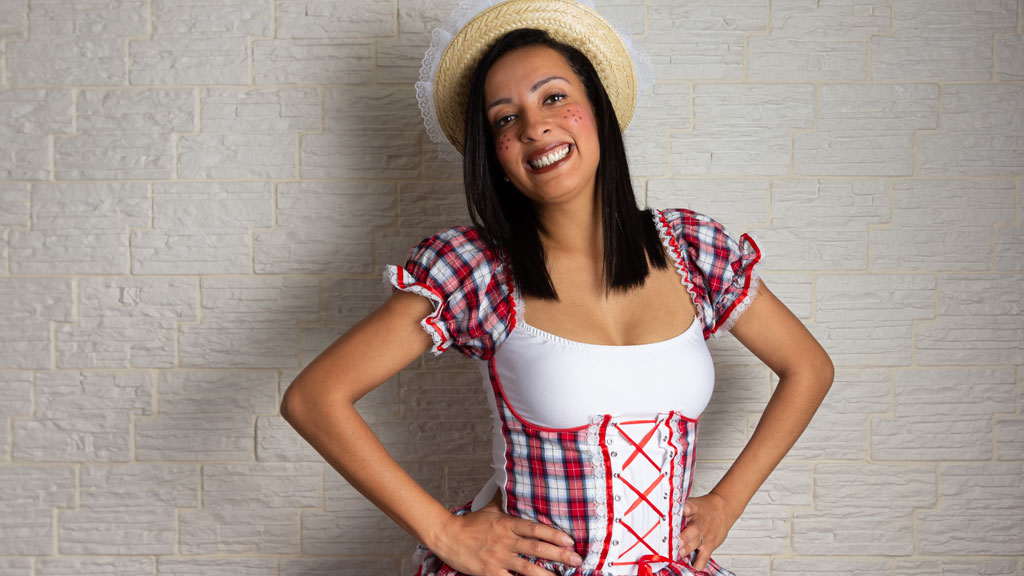 Frau im Dirndl