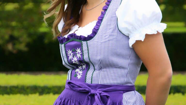 Dirndl mit Schleife links