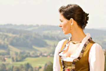 Dirndl Frisuren ohne Flechten » Einfach und trendy